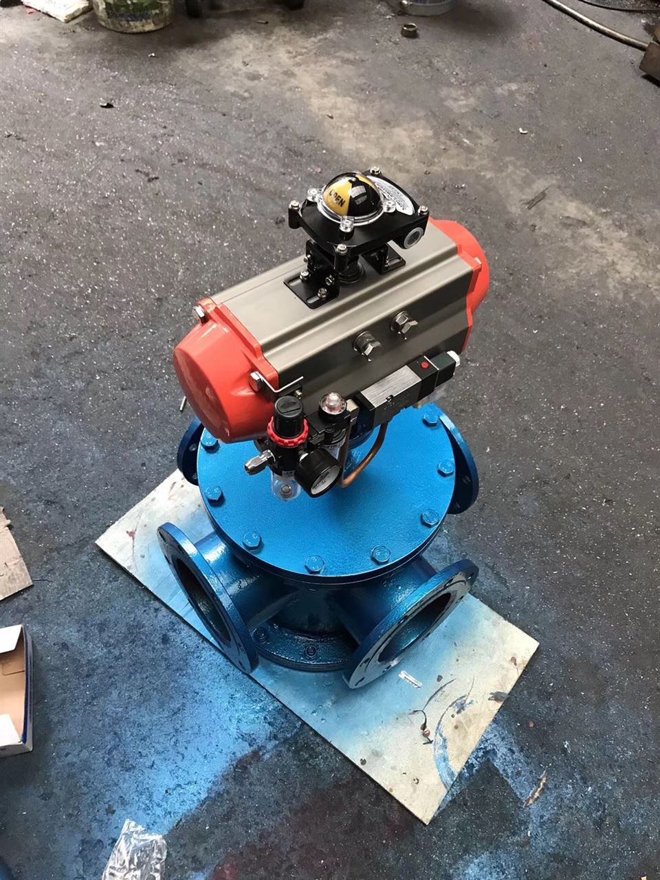 气动四通换向阀